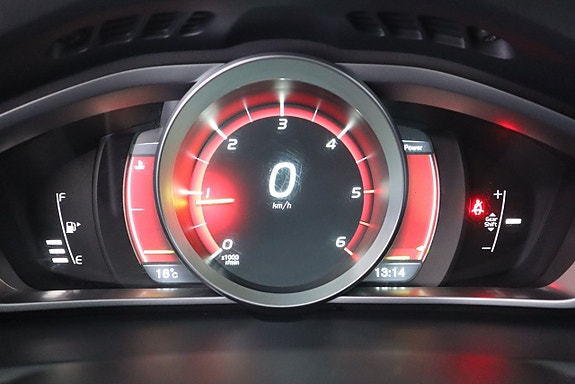 Volvo V40 Cross Country 14 of 20