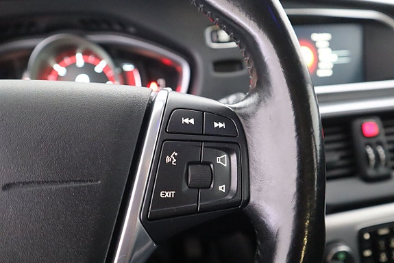 Volvo V40 Cross Country 16 of 20