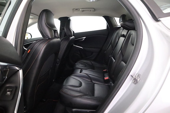 Volvo V40 Cross Country 13 of 20
