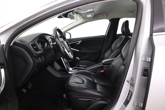 Volvo V40 Cross Country 11 of 20