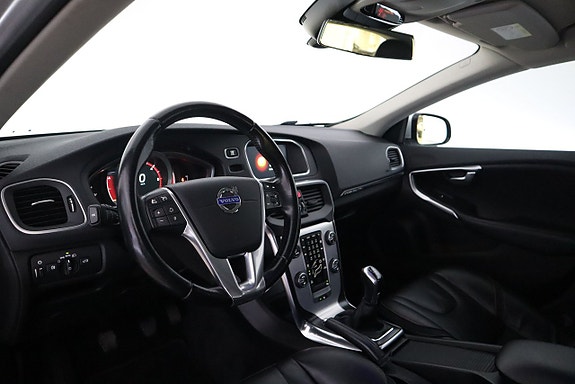 Volvo V40 Cross Country 10 of 20