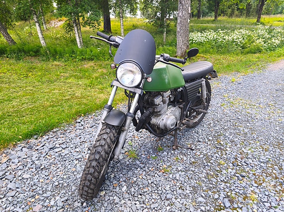 Suzuki GS 25 X 2 of 4