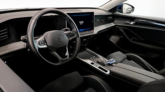 Volkswagen Passat 7 of 12