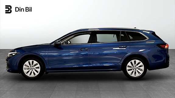 Volkswagen Passat 2 of 12
