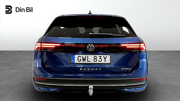Volkswagen Passat 5 of 12