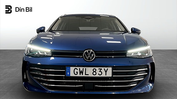 Volkswagen Passat 4 of 12