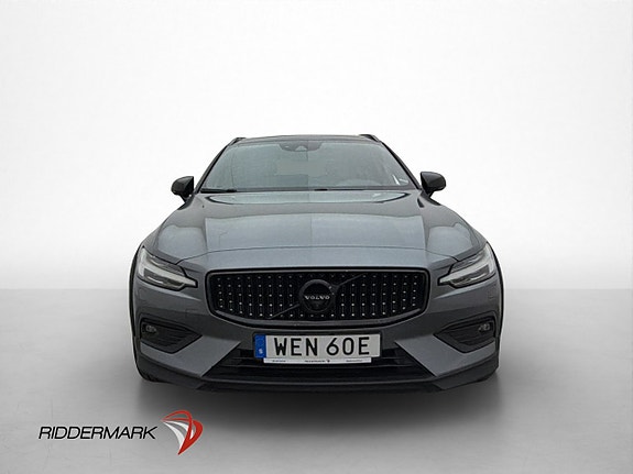 Volvo V60 Cross Country 2 of 30