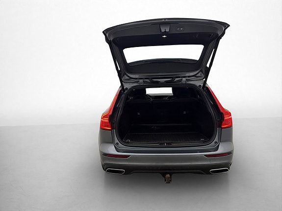 Volvo V60 Cross Country 9 of 30