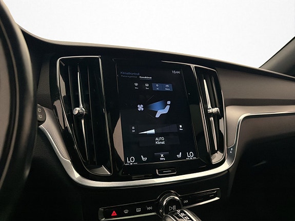 Volvo V60 Cross Country 22 of 30