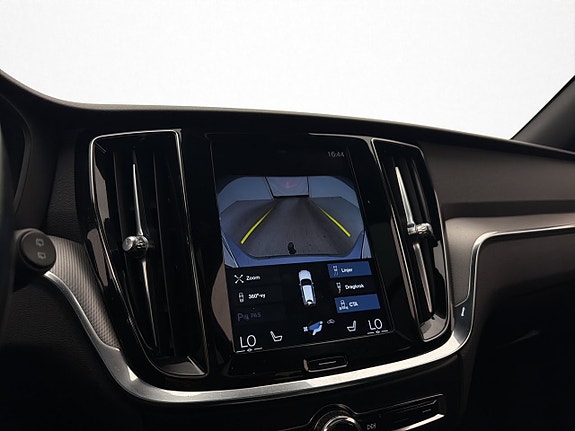 Volvo V60 Cross Country 26 of 30