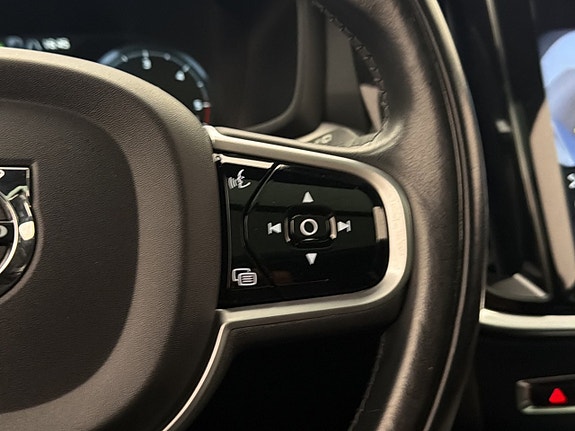 Volvo V60 Cross Country 21 of 30