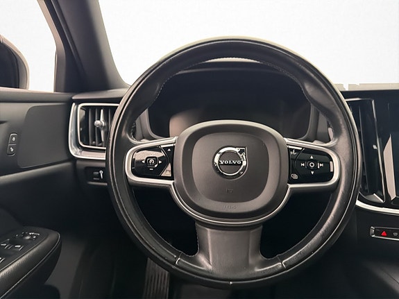 Volvo V60 Cross Country 11 of 30