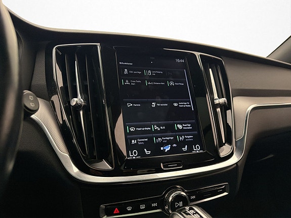 Volvo V60 Cross Country 24 of 30