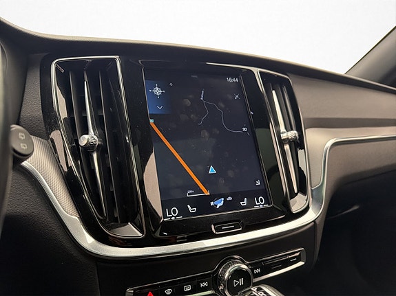 Volvo V60 Cross Country 15 of 30