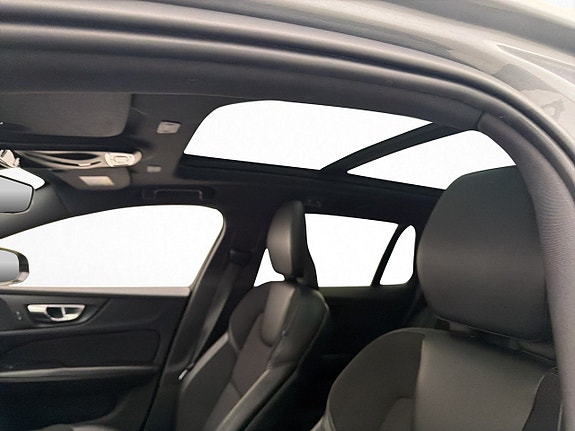Volvo V60 Cross Country 13 of 30
