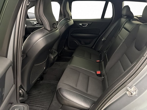 Volvo V60 Cross Country 18 of 30