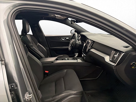 Volvo V60 Cross Country 10 of 30