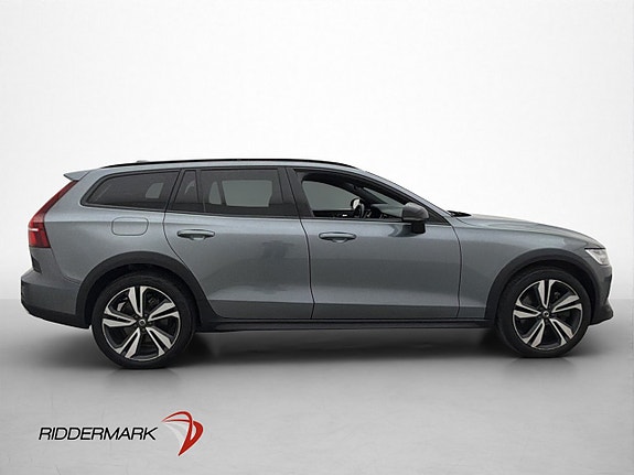 Volvo V60 Cross Country 6 of 30