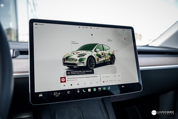 Tesla Model Y 8 of 15