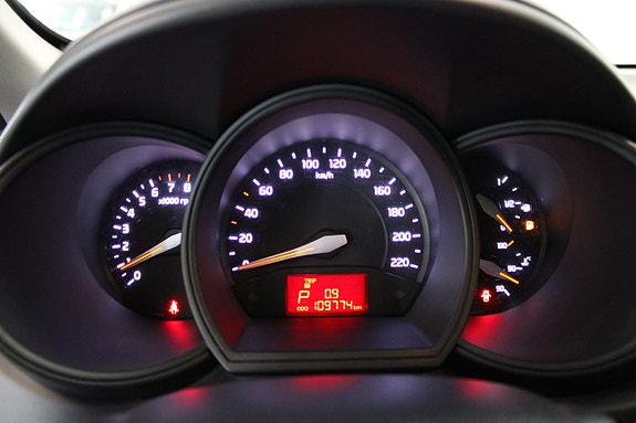 Kia Rio 10 of 15