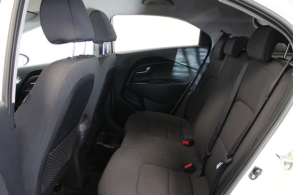 Kia Rio 14 of 15