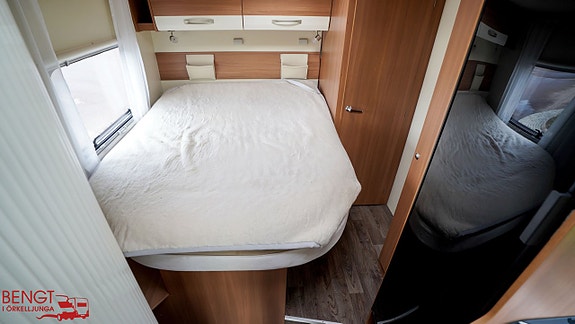 Eura Mobil Profila ONE 690 QB | Queenbädd | Taksäng 13 of 21