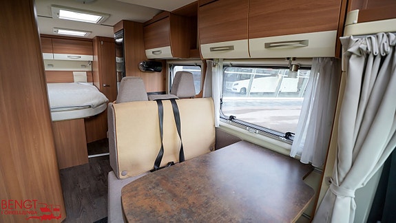 Eura Mobil Profila ONE 690 QB | Queenbädd | Taksäng 7 of 21