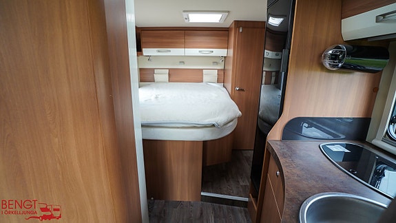 Eura Mobil Profila ONE 690 QB | Queenbädd | Taksäng 12 of 21