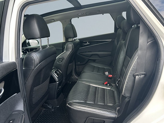 Kia Sorento 13 of 27