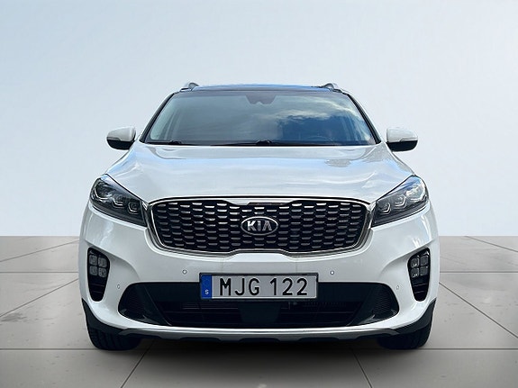 Kia Sorento 2 of 27