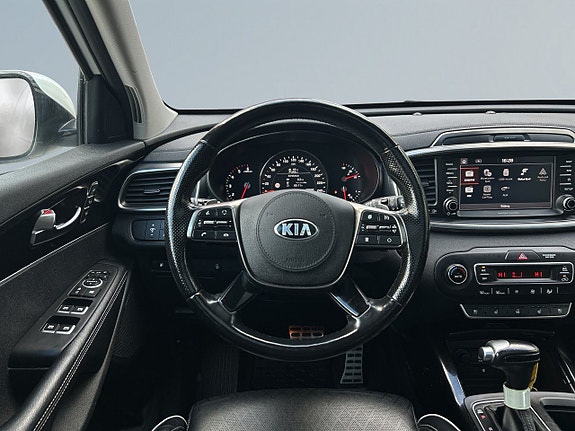 Kia Sorento 9 of 27