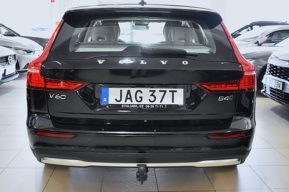 Volvo V60 Cross Country 4 of 23