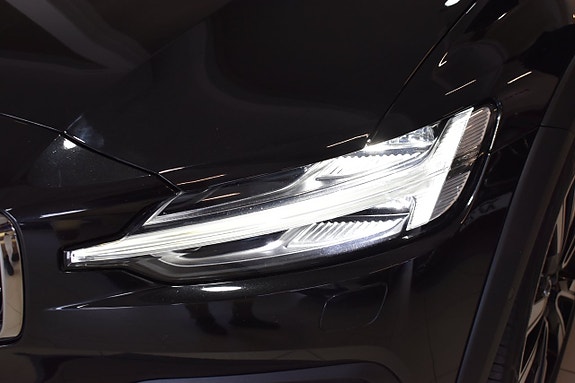 Volvo V60 Cross Country 21 of 23