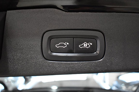 Volvo V60 Cross Country 6 of 23