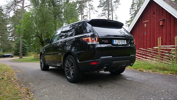 Land Rover Range Rover Sport 4 of 10