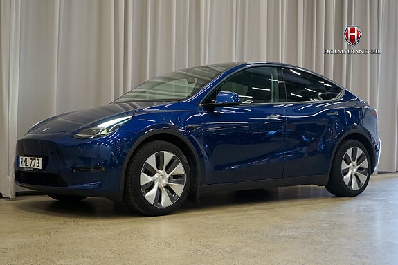 Tesla Model Y 4 of 21