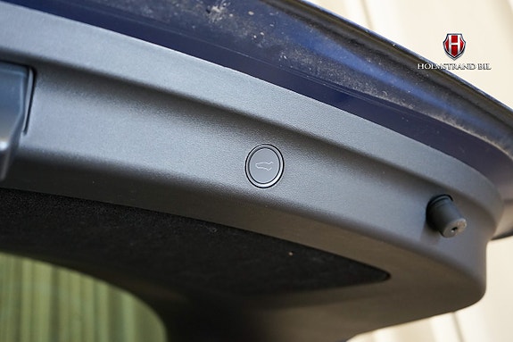 Tesla Model Y 21 of 21