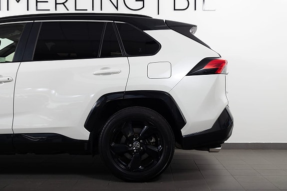 Toyota RAV4 5 of 23