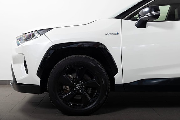 Toyota RAV4 4 of 23