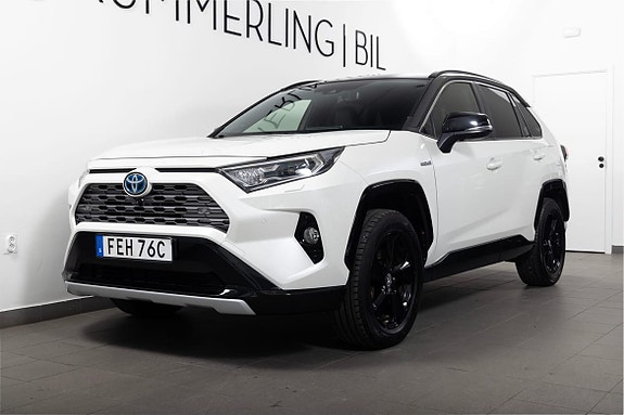 Toyota RAV4 2 of 23