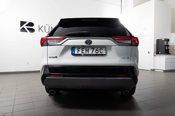 Toyota RAV4 11 of 23