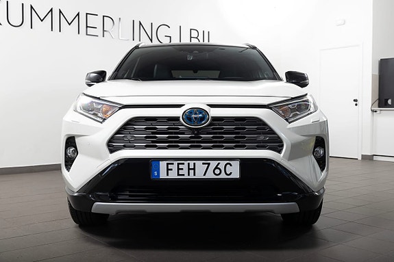 Toyota RAV4 8 of 23