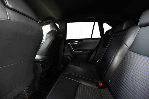 Toyota RAV4 17 of 23