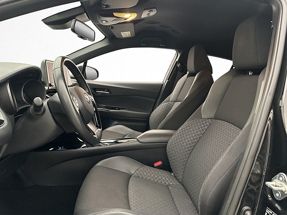 Toyota C-HR 11 of 30