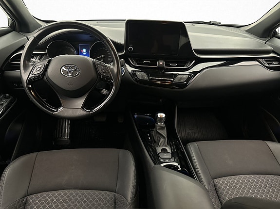 Toyota C-HR 12 of 30