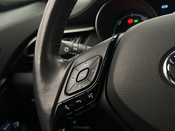 Toyota C-HR 14 of 30