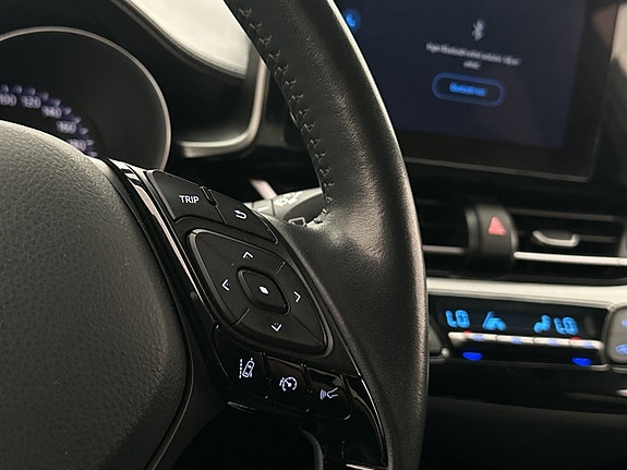 Toyota C-HR 16 of 30