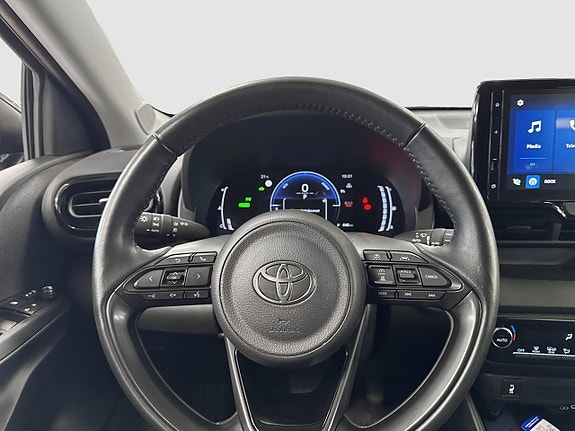 Toyota Yaris 6 of 12