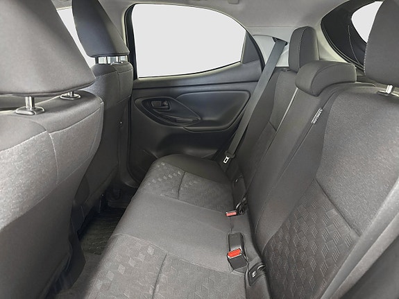 Toyota Yaris 11 of 12