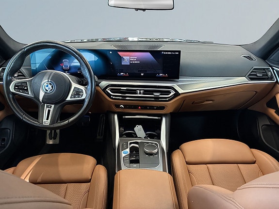 BMW i4 8 of 26